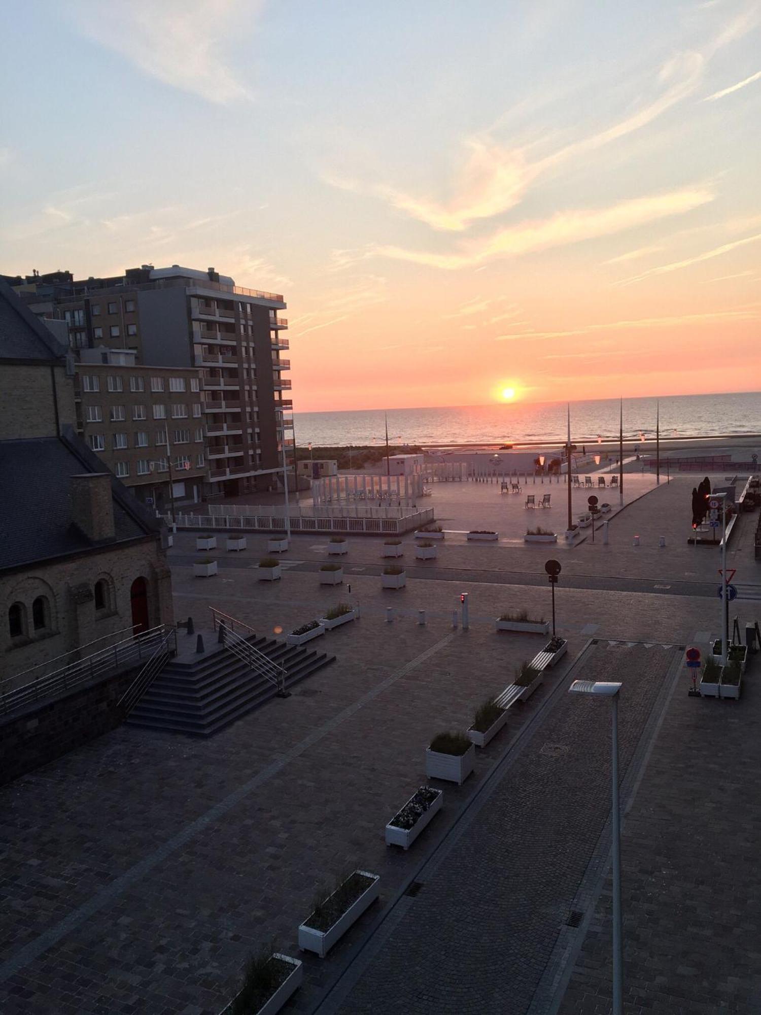 Tantor Nostalgie Lejlighed Nieuwpoort Eksteriør billede