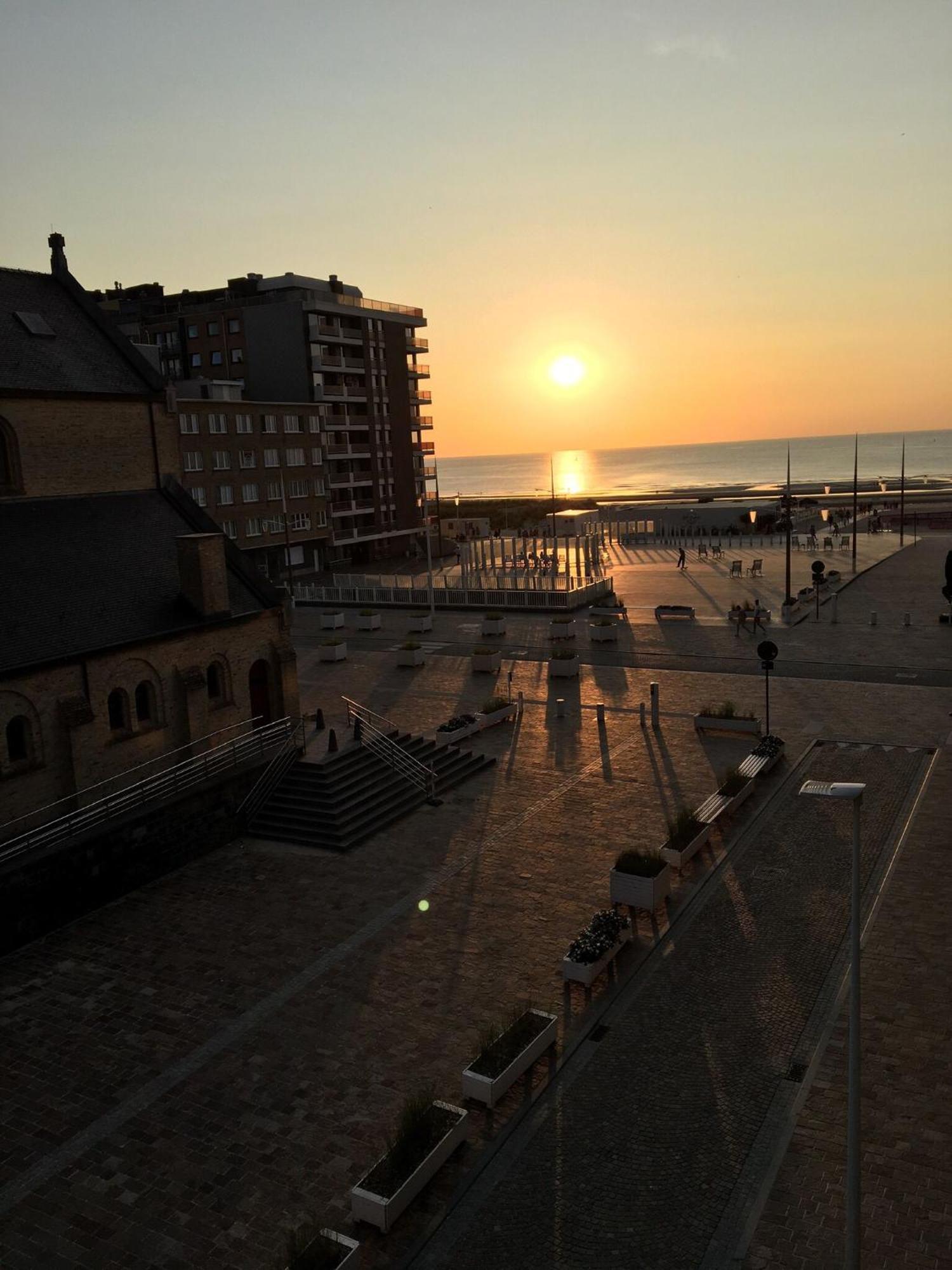 Tantor Nostalgie Lejlighed Nieuwpoort Eksteriør billede